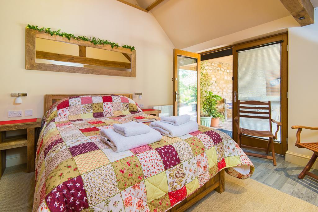 Bed and Breakfast Widbrook Barns Брадфорд на Аэвен Экстерьер фото
